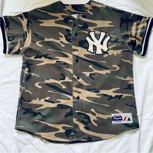 Majestic Camo New York Baseball Jersey in Green, Tan, Black